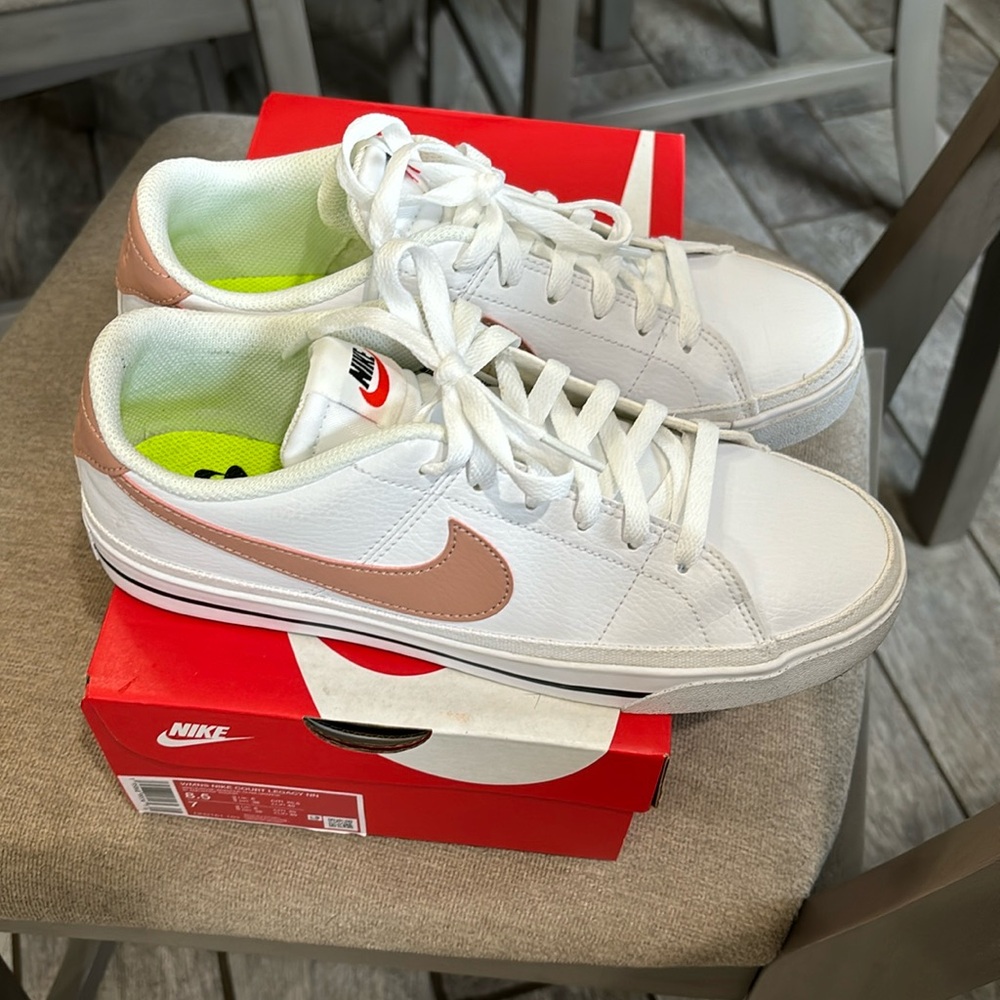 Womens Nike court legacy sneakers worn 1 time white/ Rose size 8.5